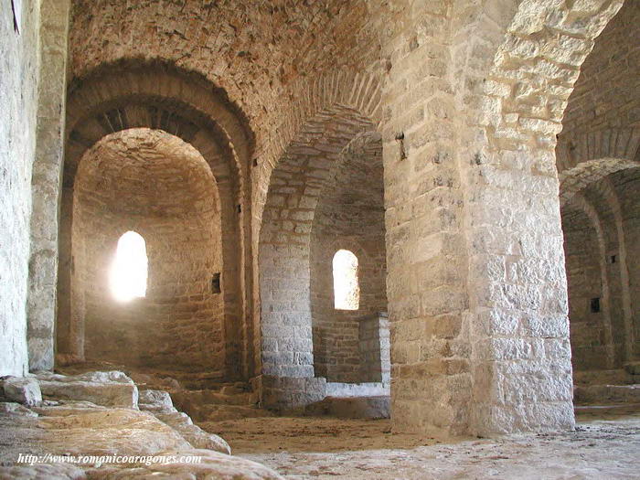 NAVE NORTE DEL TEMPLO Y SEPARACIÓN CON LA CENTRAL.